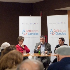 José Kenny, expresidente de RCAI, dictó una charla para el «Café de las Ciencias» en Buenos Aires