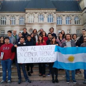 Becarios e investigadores argentinos en Francia se movilizan por el ajuste en Ciencia y Tecnolgía